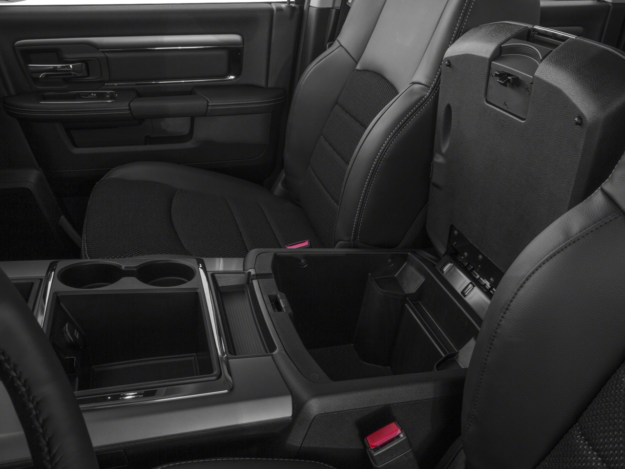 2016 RAM 1500 4WD Crew Cab 140.5" Big Horn