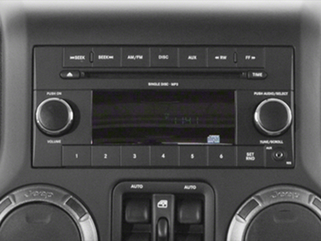 2016 Jeep Wrangler Unlimited Sahara photo 4