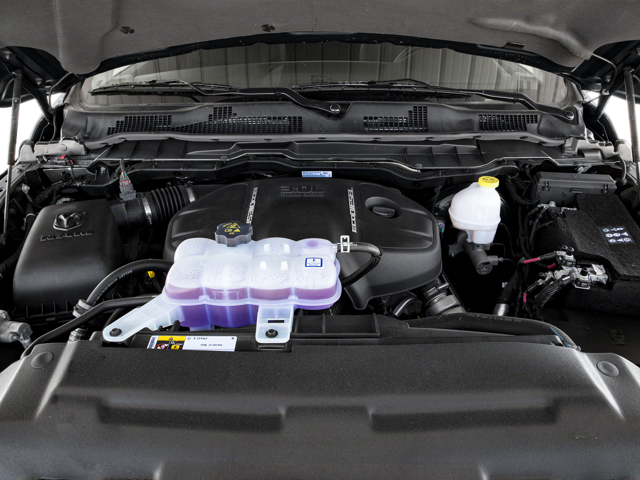 2016 RAM 1500 4WD Crew Cab 140.5" Laramie