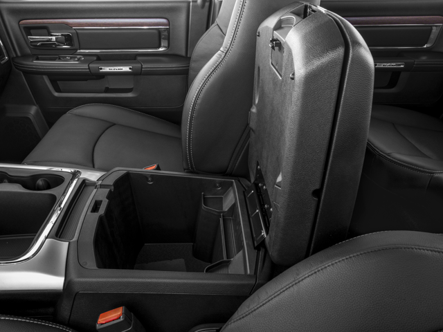 2016 RAM 1500 4WD Crew Cab 140.5" Laramie