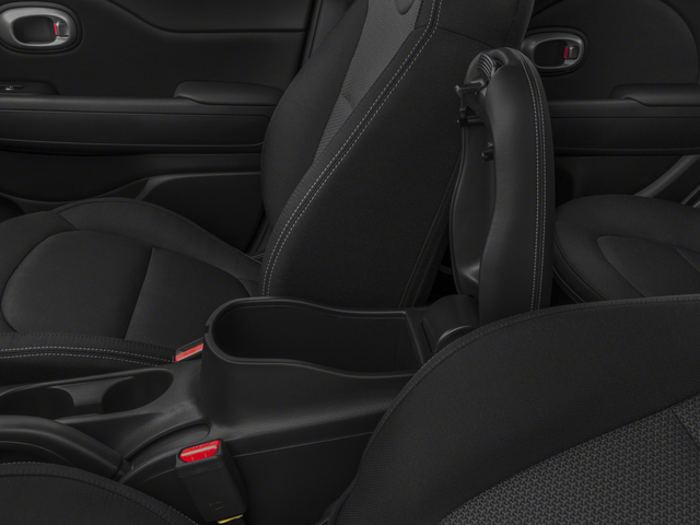 2017 Kia Soul + Auto