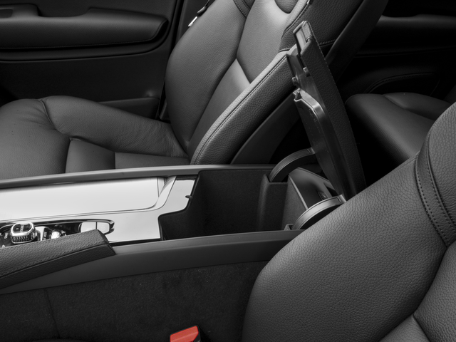 2018 Volvo XC90 T5 AWD 7-Passenger Momentum