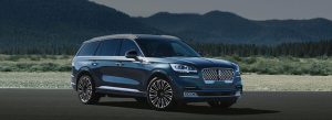 Lincoln Aviator and Navigator parked in front of dealership in St. Peters, Missouri.