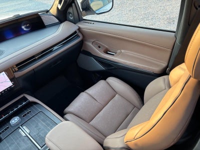 2027 Lincoln Navigator Black Label
