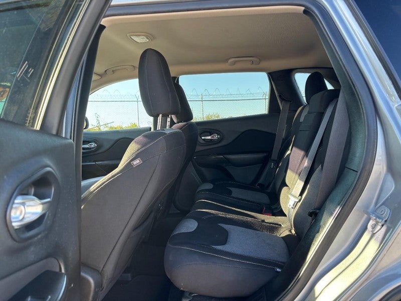 2016 Jeep Cherokee FWD 4dr Sport
