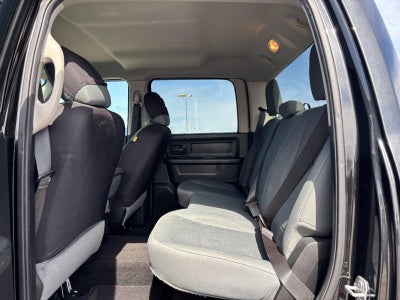 2015 RAM 1500 4WD Crew Cab 140.5" Express