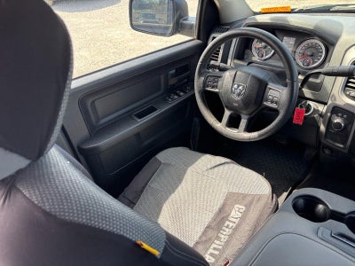 2015 RAM 1500 4WD Crew Cab 140.5" Express