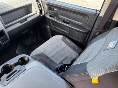 2015 RAM 1500 4WD Crew Cab 140.5" Express