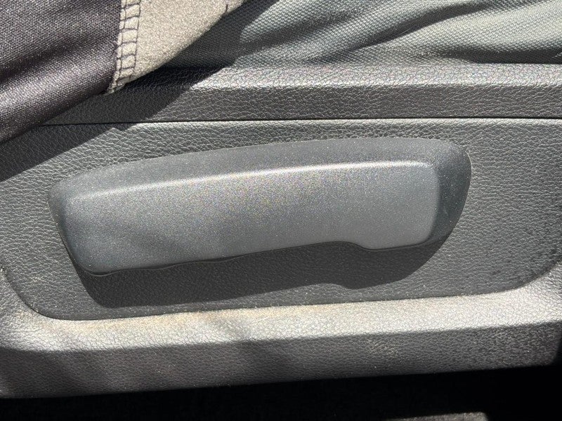 2015 RAM 1500 4WD Crew Cab 140.5" Express