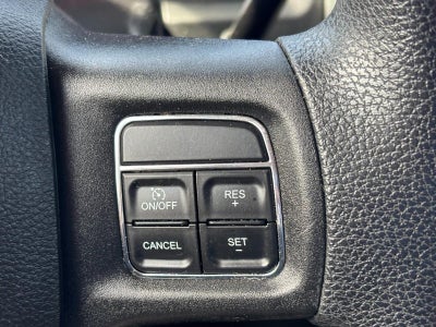 2015 RAM 1500 4WD Crew Cab 140.5" Express