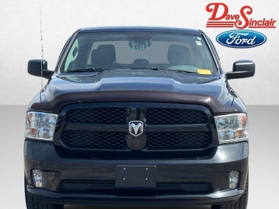 2015 RAM 1500 4WD Crew Cab 140.5" Express