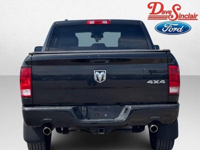 2015 RAM 1500 4WD Crew Cab 140.5" Express