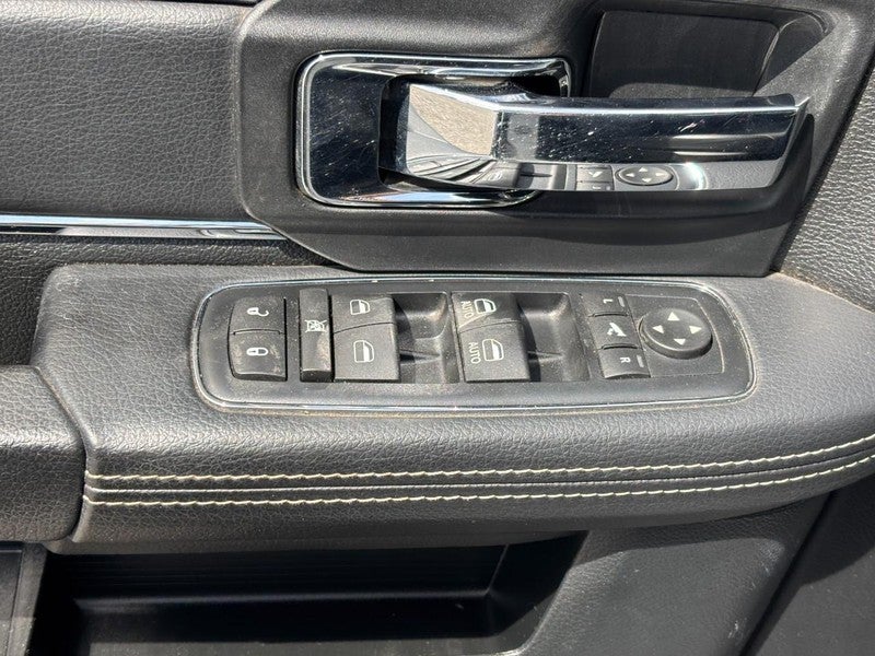 2016 RAM 1500 4WD Crew Cab 140.5" Laramie