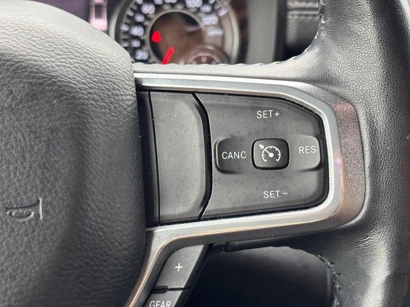 2020 RAM 1500 Laramie 4x4 Crew Cab 5'7" Box