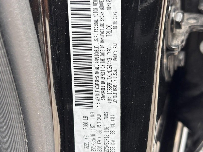 2020 RAM 1500 Laramie 4x4 Crew Cab 5'7" Box