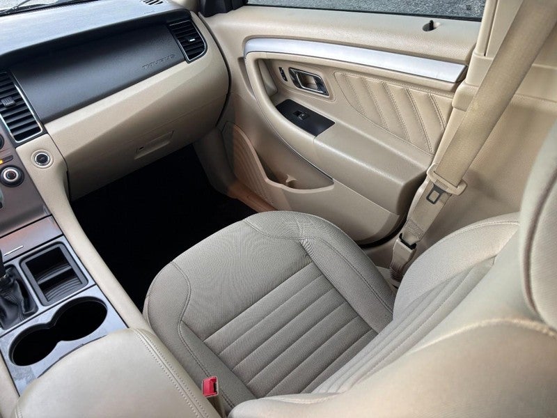 2017 Ford Taurus SE FWD