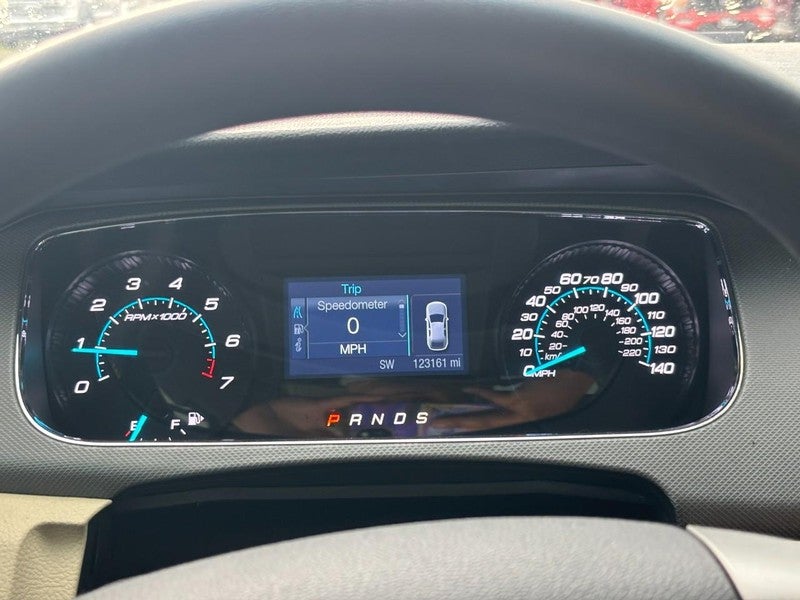 2017 Ford Taurus SE FWD
