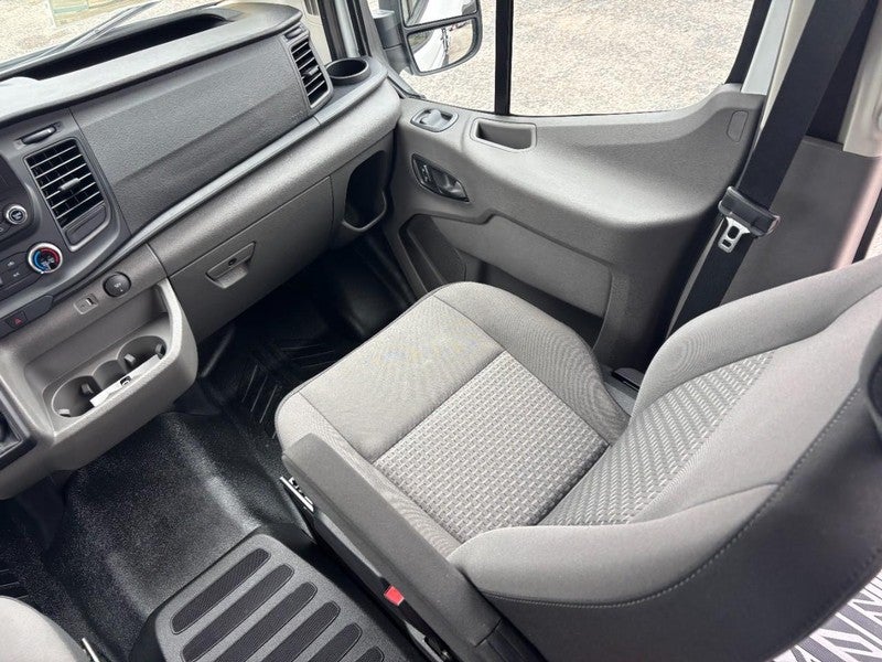 2025 Ford Transit Passenger Wagon T-350 148" Med Roof XL RWD