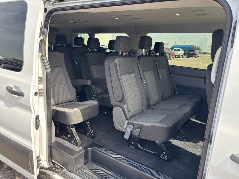 2025 Ford Transit Passenger Wagon T-350 148" Low Roof XLT RWD
