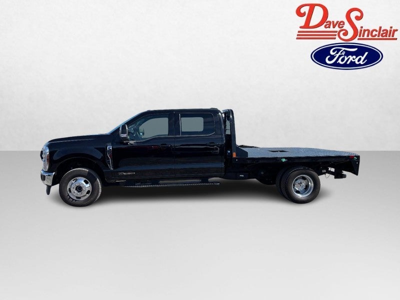 2025 Ford Super Duty F-350 DRW LARIAT 4WD Crew Cab 179" WB 60" CA