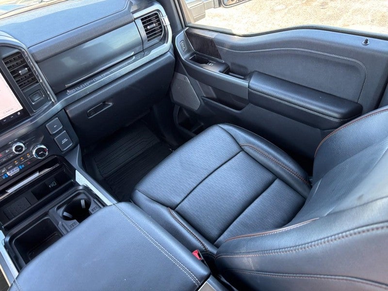 2025 Ford Super Duty F-350 DRW LARIAT 4WD Crew Cab 179" WB 60" CA