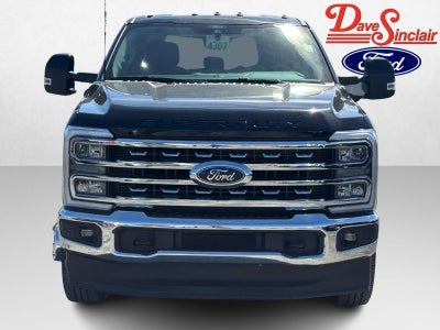 2025 Ford Super Duty F-350 DRW LARIAT 4WD Crew Cab 179" WB 60" CA