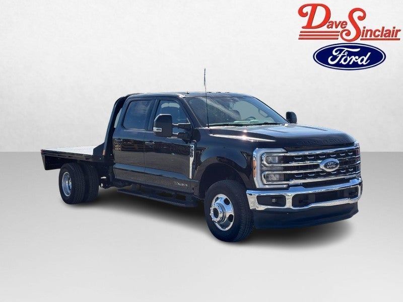 2025 Ford Super Duty F-350 DRW LARIAT 4WD Crew Cab 179" WB 60" CA