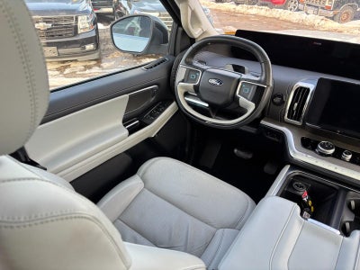 2025 Ford Expedition Max Platinum 4x4