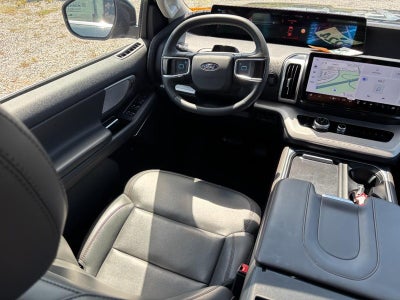 2025 Ford Expedition Active 4x4
