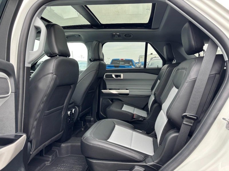 2023 Ford Explorer XLT RWD