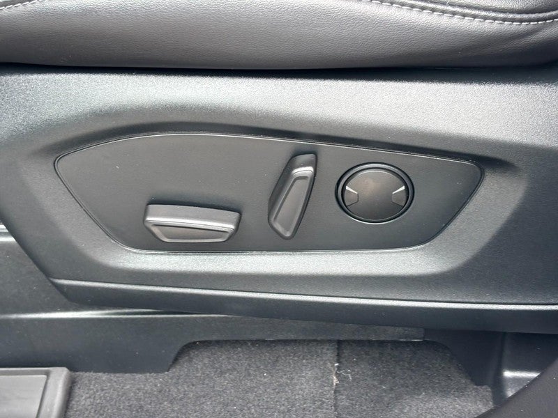 2023 Ford Explorer XLT RWD