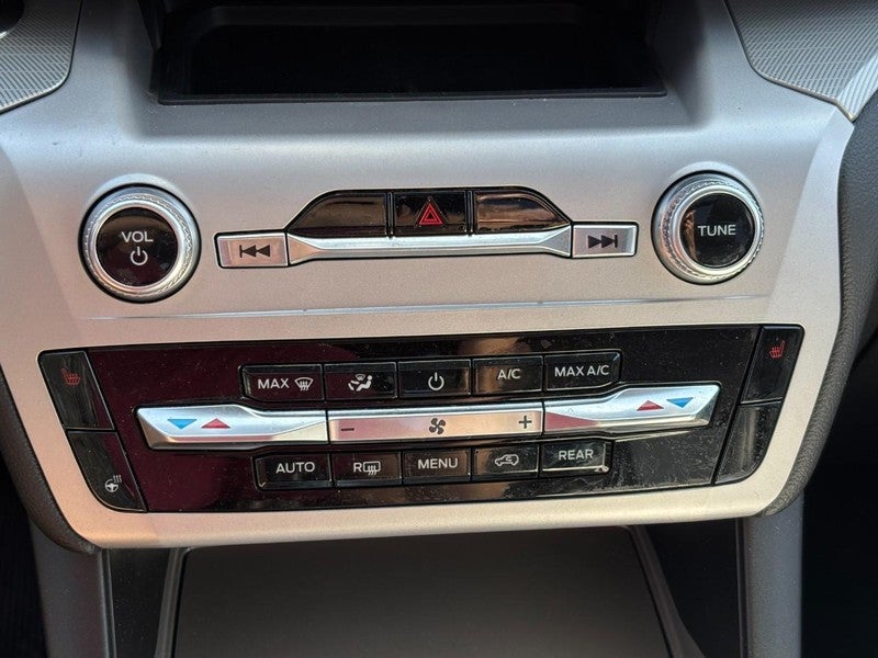 2023 Ford Explorer XLT 4WD