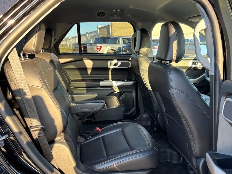 2023 Ford Explorer XLT 4WD