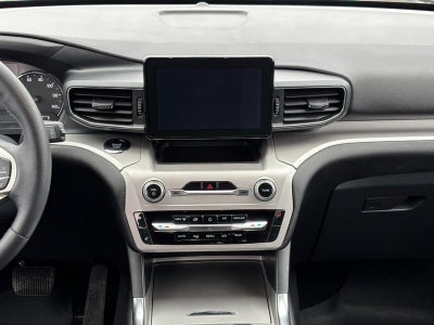 2023 Ford Explorer XLT 4WD