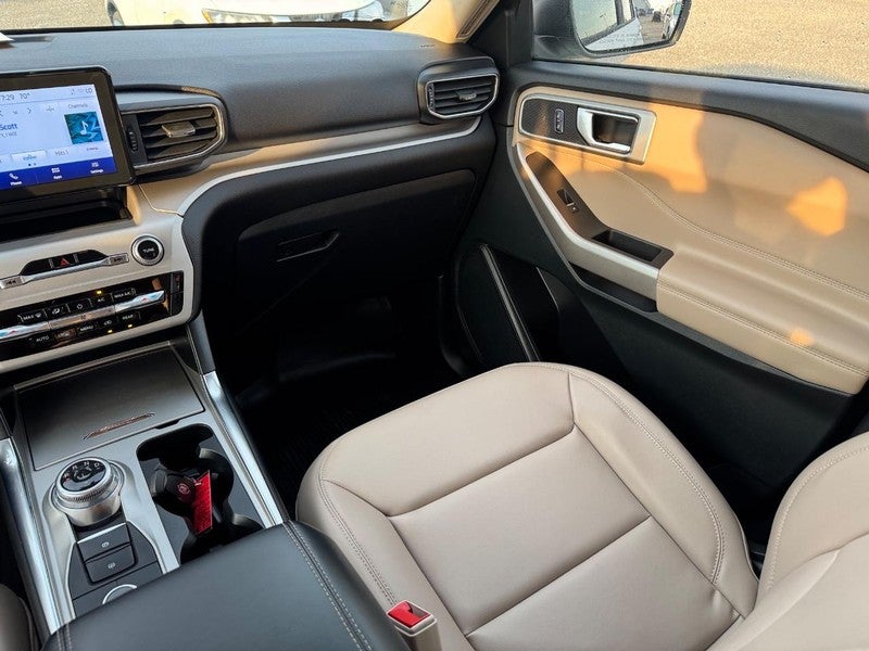2023 Ford Explorer XLT 4WD