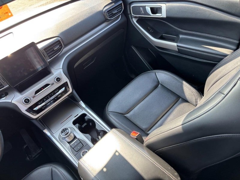 2023 Ford Explorer XLT 4WD