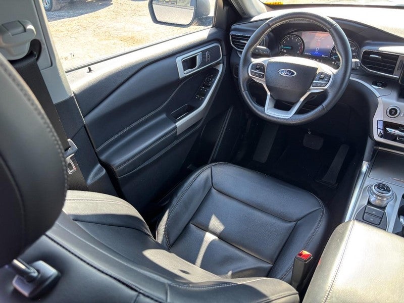 2023 Ford Explorer XLT 4WD