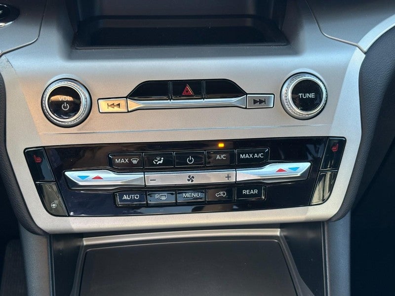 2023 Ford Explorer XLT 4WD