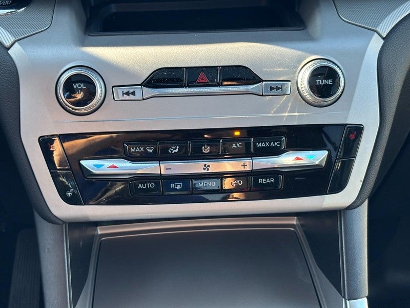 2023 Ford Explorer XLT 4WD