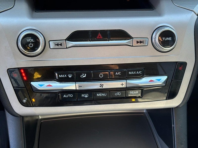 2023 Ford Explorer XLT 4WD