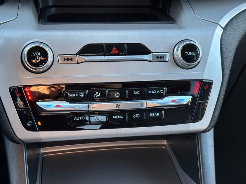 2023 Ford Explorer XLT 4WD