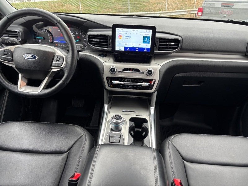 2023 Ford Explorer XLT 4WD