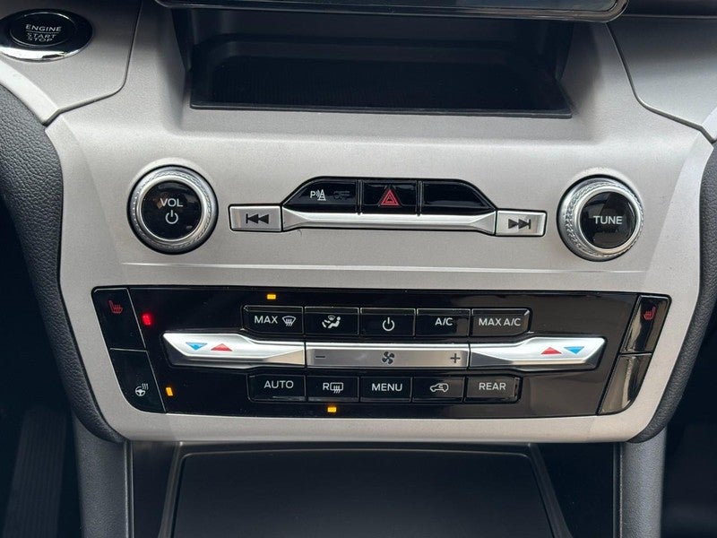 2023 Ford Explorer XLT 4WD