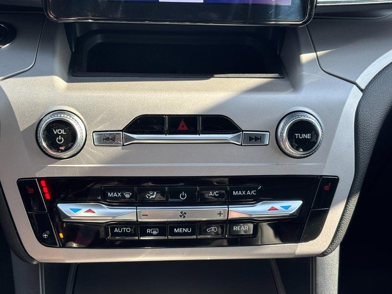 2023 Ford Explorer XLT 4WD