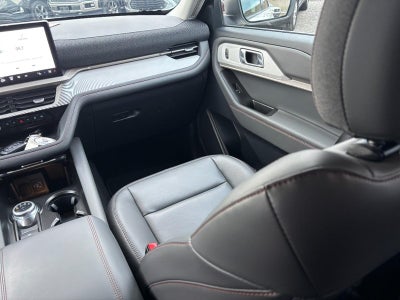 2025 Ford Explorer Active 4WD