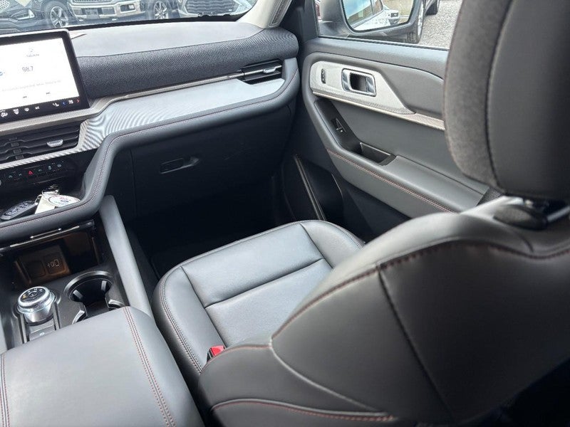 2025 Ford Explorer Active 4WD