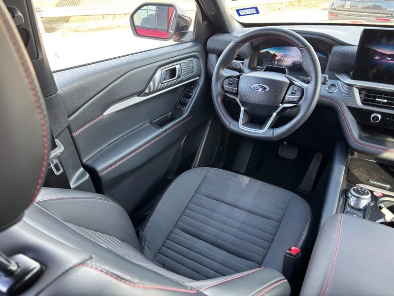 2025 Ford Explorer ST-Line 4WD