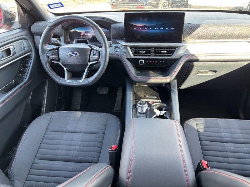 2025 Ford Explorer ST-Line 4WD