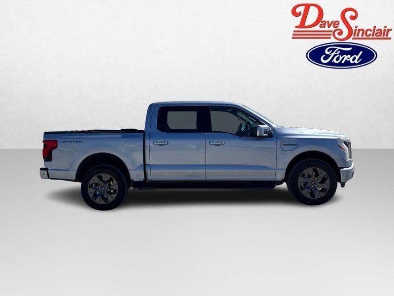 2022 Ford F-150 Lightning LARIAT 4WD SuperCrew 5.5' Box