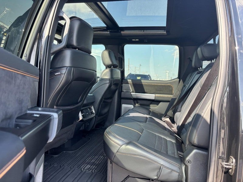 2023 Ford Super Duty F-250 SRW Platinum 4WD Crew Cab 6.75' Box